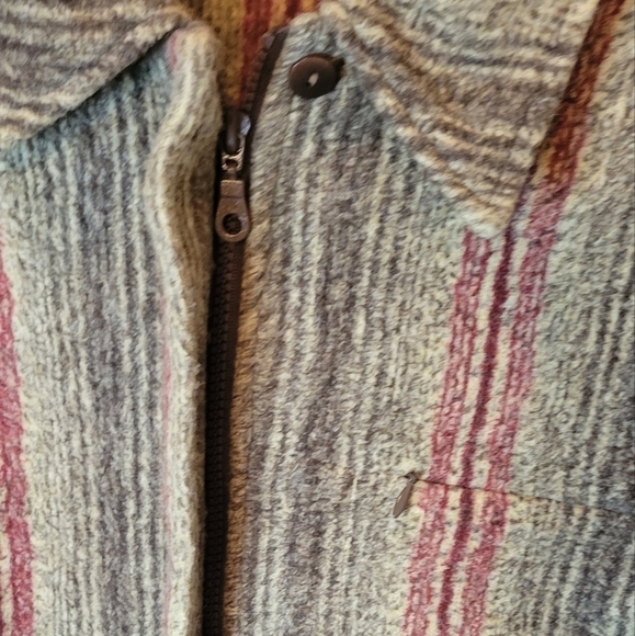 Tsunami Jacket Made in Canada Size XL - Picture 5 of 9